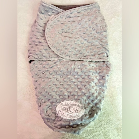 Newborn swaddles - Picture 2 of 2